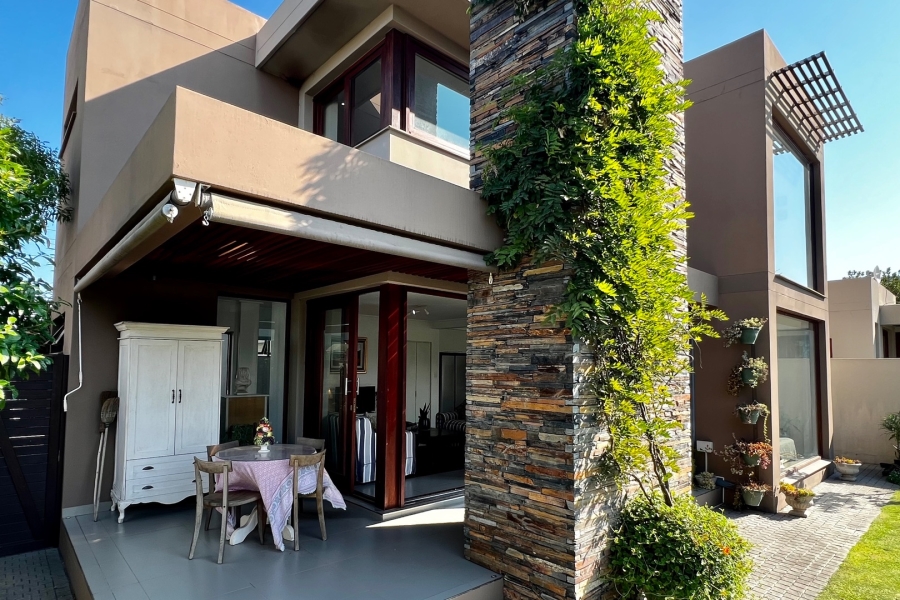 3 Bedroom Property for Sale in Earls Court Lifestyle Estate Western Cape